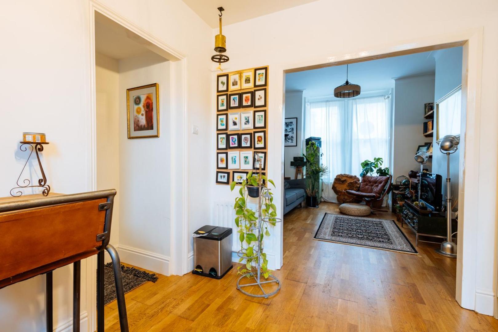 Unique Private Apartment W/ Easy Access To Central Лондон Экстерьер фото