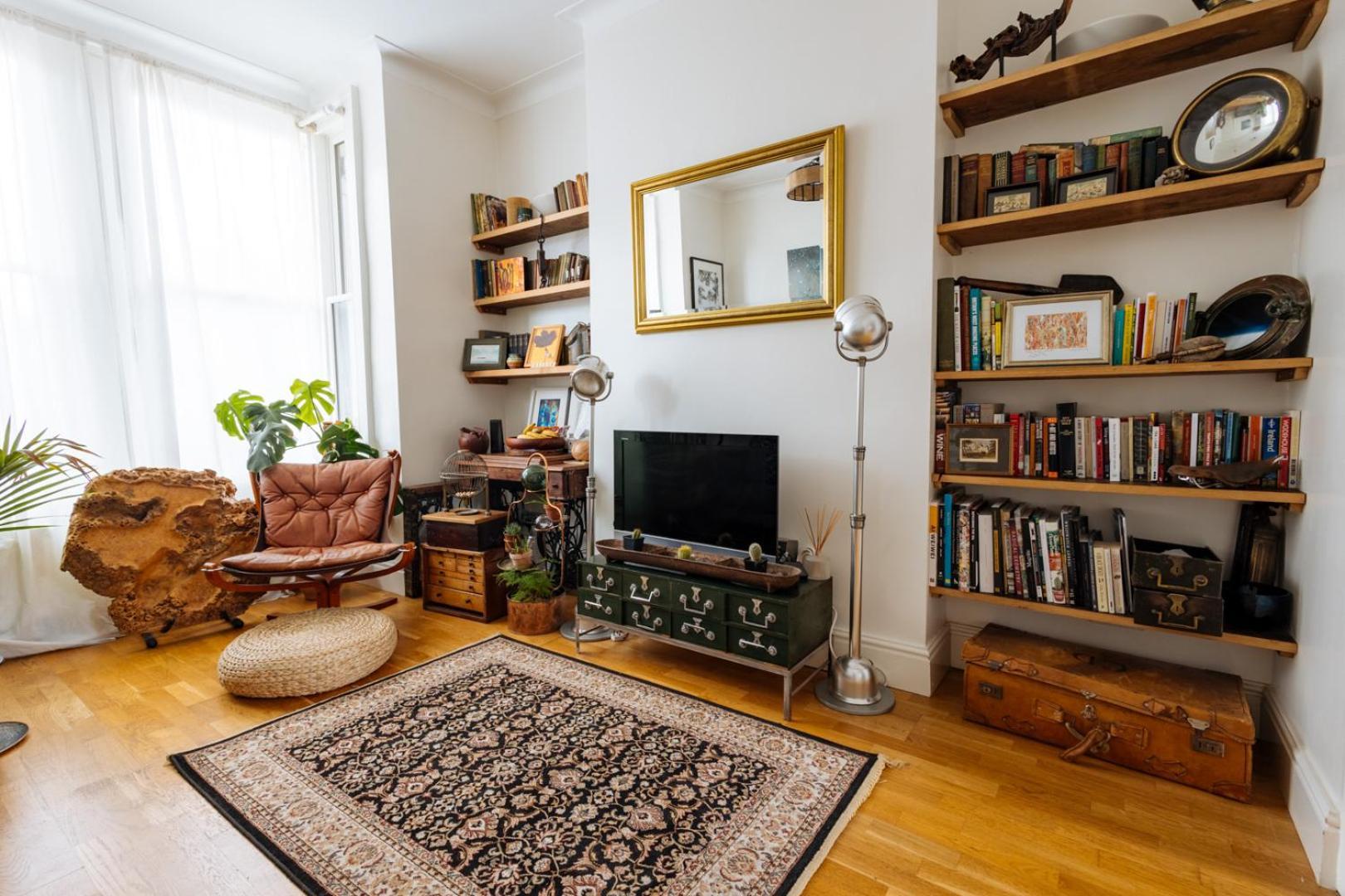 Unique Private Apartment W/ Easy Access To Central Лондон Экстерьер фото